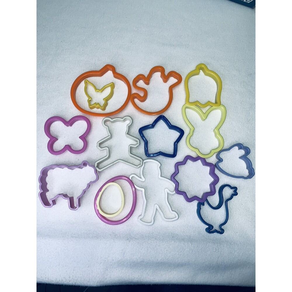Vtg Lot 15 Cookie Cutters Silhouette Med to Lg Holidays Easter Butterfly Ghost